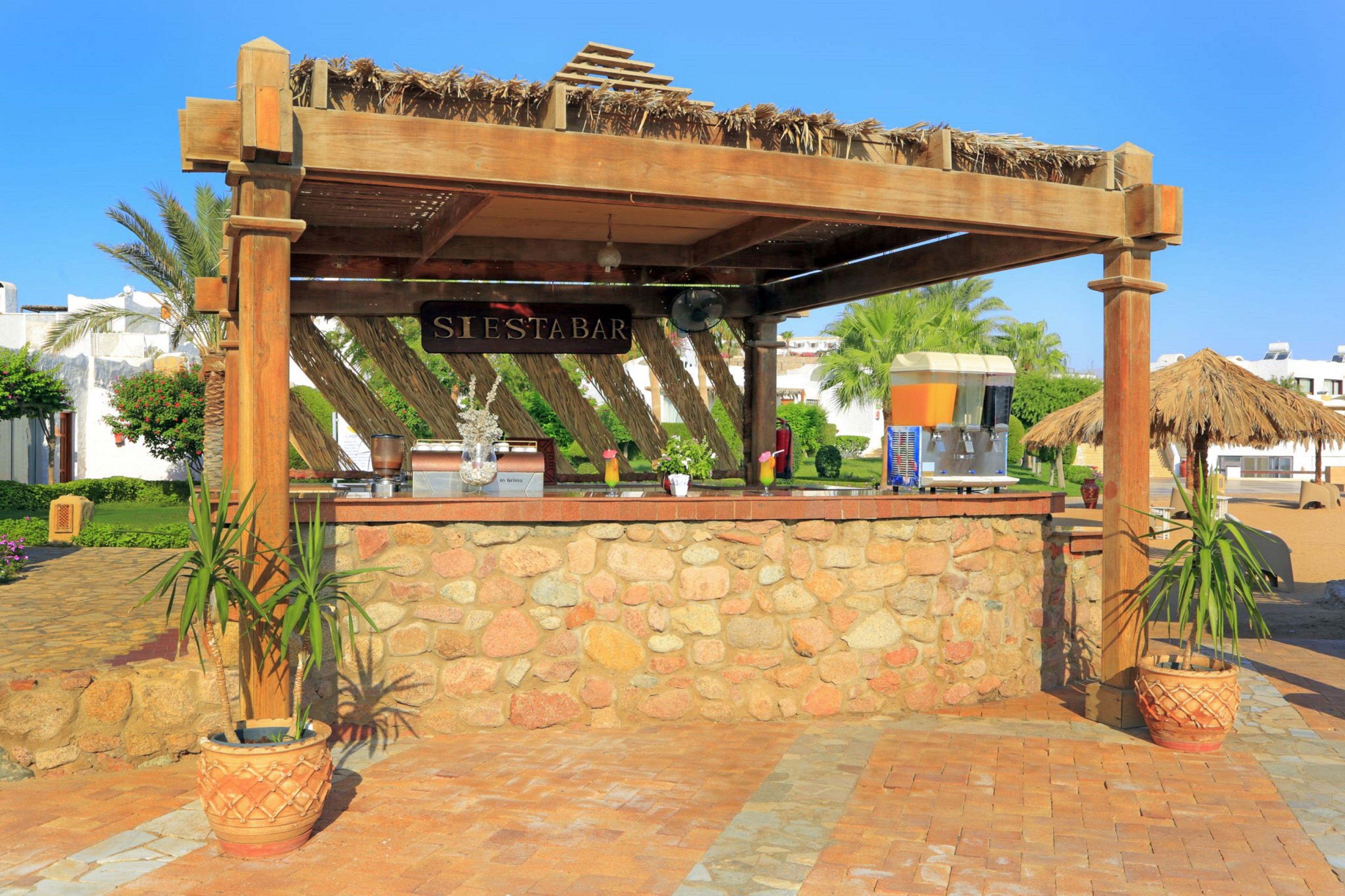 3 bars/lounges, poolside bar