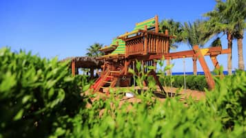 Children’s play area – outdoor