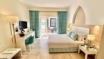 Superior Room, Pool View | Minibar, in-room safe, desk, free WiFi