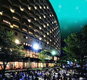 3 restaurants servant le petit déjeuner, spécialités Cuisine japonaise