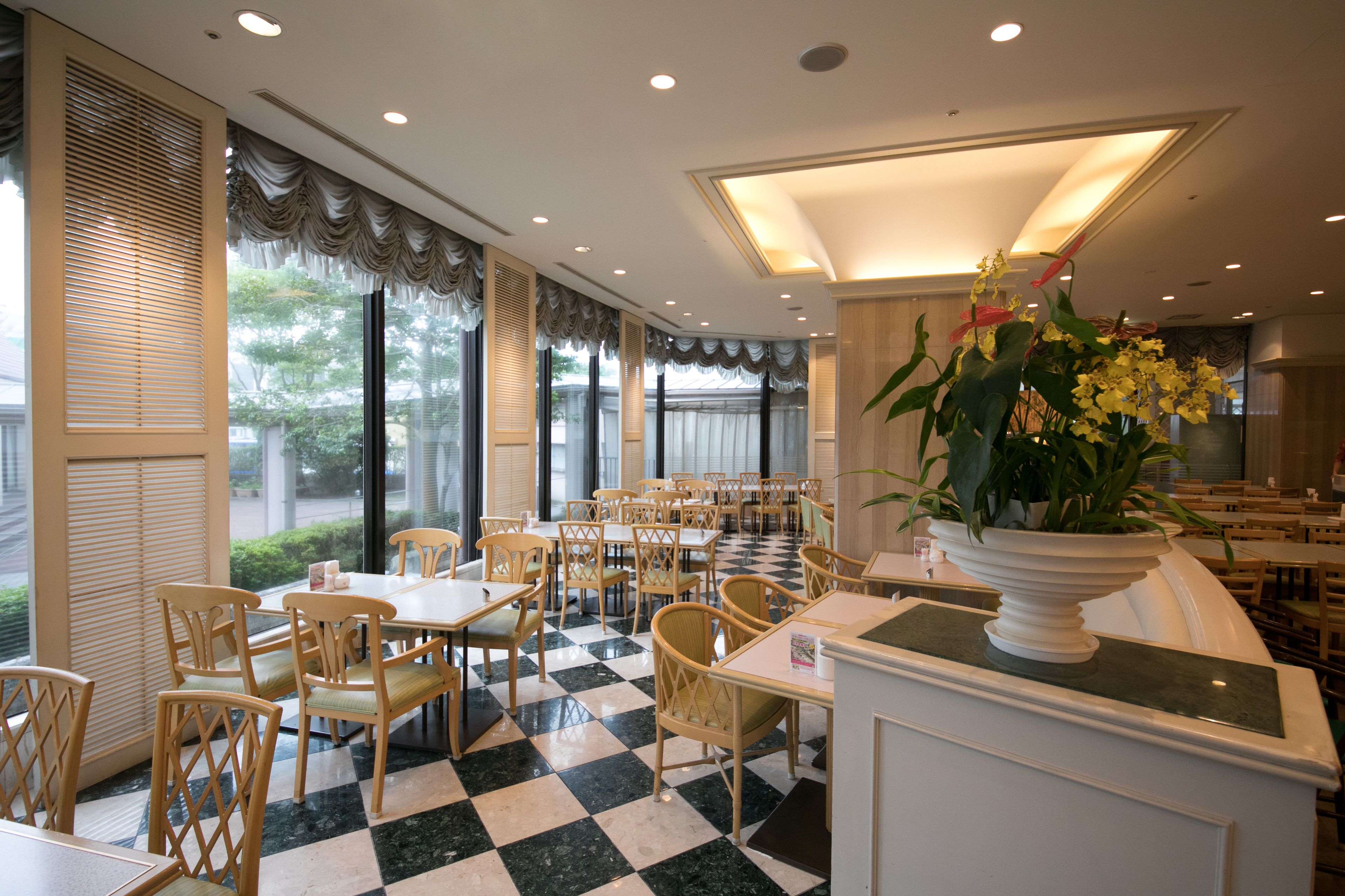 3 restaurants, breakfast, lunch, dinner served; japanese cuisine