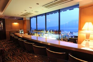 Bar (on property) - Kagoshima Sun Royal Hotel (Kagoshima)