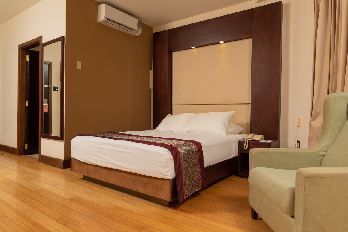 1 bedroom, premium bedding, minibar, in-room safe
