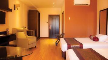 1 bedroom, premium bedding, minibar, in-room safe