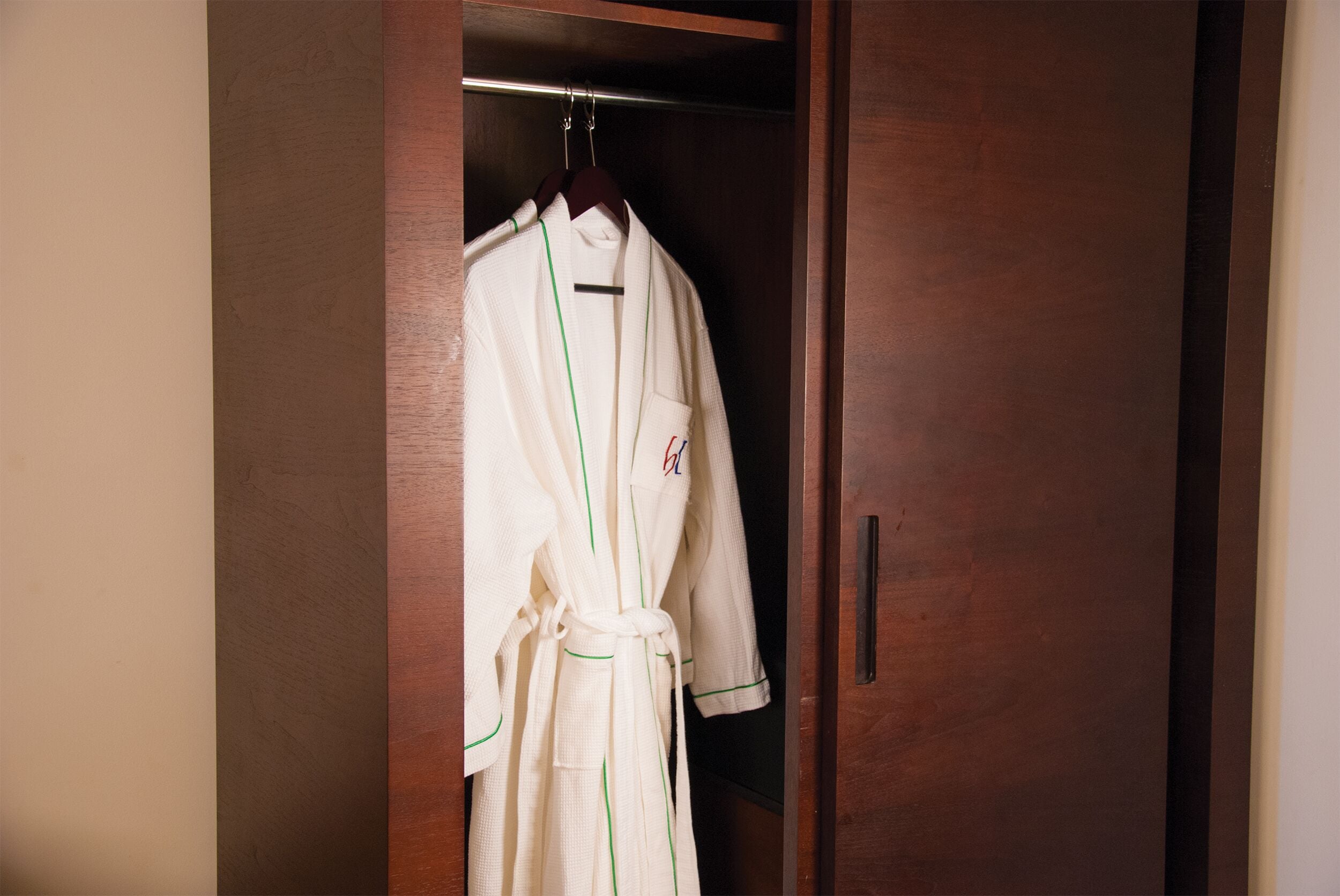 1 bedroom, premium bedding, minibar, in-room safe