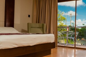 Ropa de cama de alta calidad y minibar 