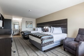 Desk, laptop workspace, iron/ironing board, free WiFi - Baymont by Wyndham Punta Gorda/Port Charlotte (Punta Gorda)