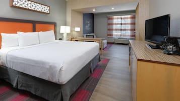 Executive Room, 1 King Bed, Accessible, Non Smoking (Mobility/Hearing, Tub w/Grab Bars) | Premium bedding, desk, iron/ironing board, free cots/infant beds