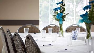 Ilmainen päivittäinen buffetaamiainen