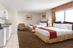 Suite, 2 camas de matrimonio, no fumadores | Escritorio, tabla de planchar con plancha, camas supletorias