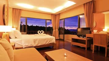 Grand ocean suite | Minibar, coffres-forts dans les chambres, bureau, Wi-Fi gratuit