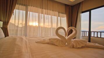 Grand ocean suite | Minibar, Zimmersafe, Schreibtisch, kostenloses WLAN