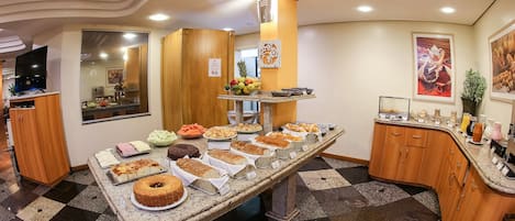 Tägliches inbegriffenes Frühstücksbuffet