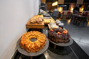 매일 뷔페 무료 아침 식사 포함