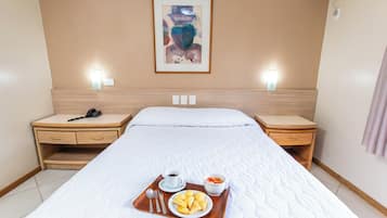 Minibar, safe på rommet, skrivebord og wi-fi (inkludert)