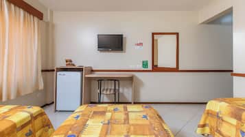 Minibar, caja fuerte, escritorio y wifi gratis