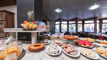 Desayuno bufé gratuito y diario