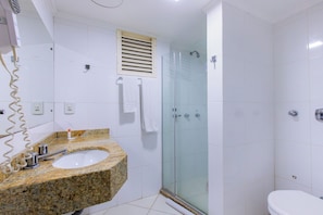 Minibar, in-room safe, desk, free WiFi - Hotel Suárez Campo Bom (Campo Bom)
