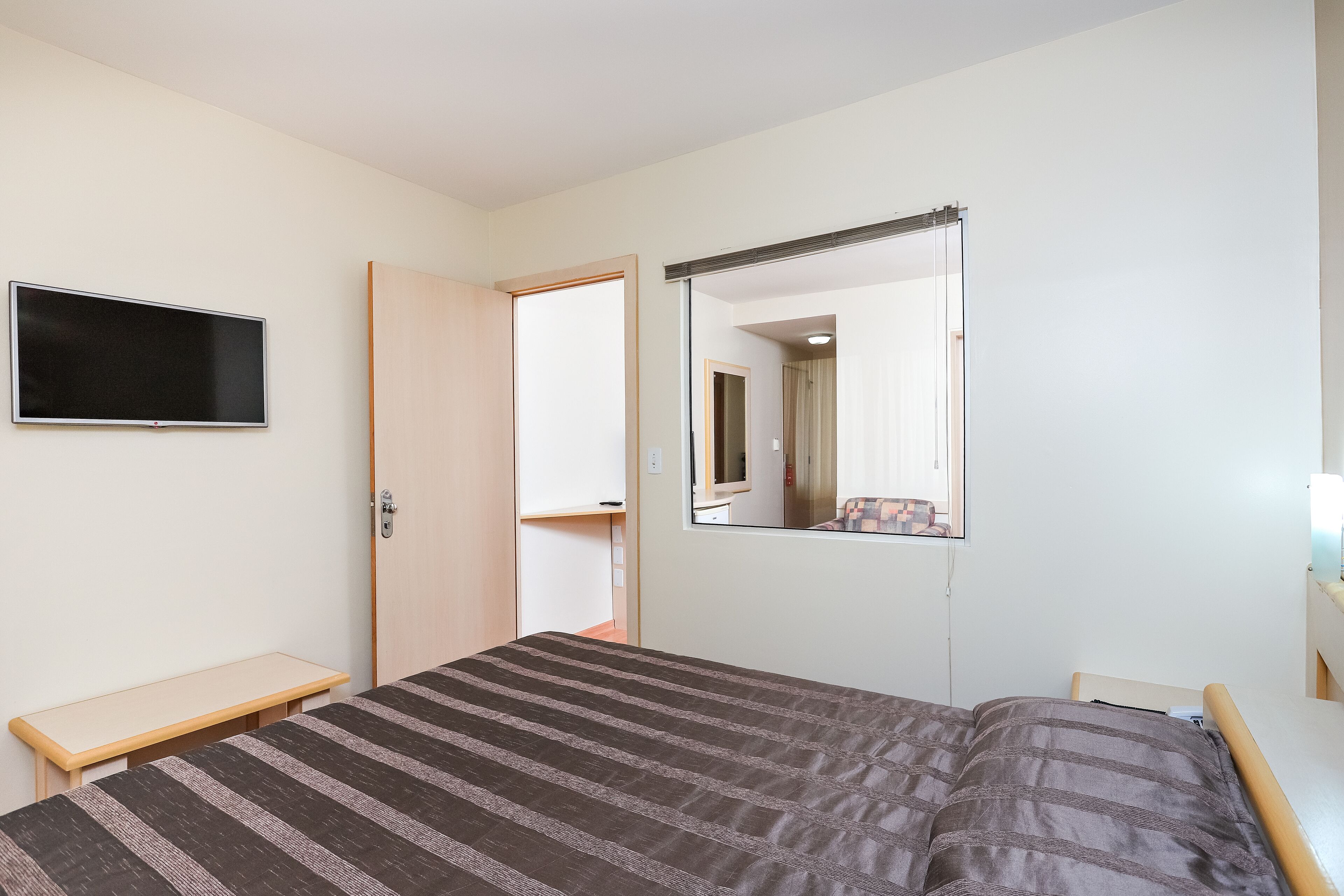 suite | 1 bedroom, minibar, in-room safe, desk