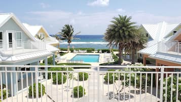 Vila superluxo, 3 quartos, vista para o oceano | Vista da sacada