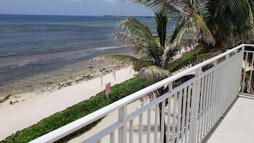 Lyxvilla - 3 sovrum - tillgång till pool - mot vattnet | Utsikt mot havet/stranden