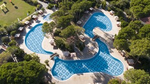 4 piscinas al aire libre, sombrillas, tumbonas