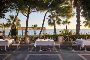 5 restauranter, frokost, lunsj og middag serveres, tyrkiske retter