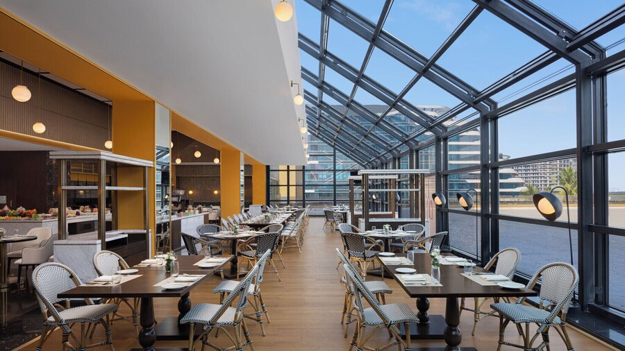 Le Meridien Surat