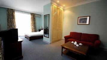 Standard Double Room | Desk, free cots/infant beds, rollaway beds, free WiFi