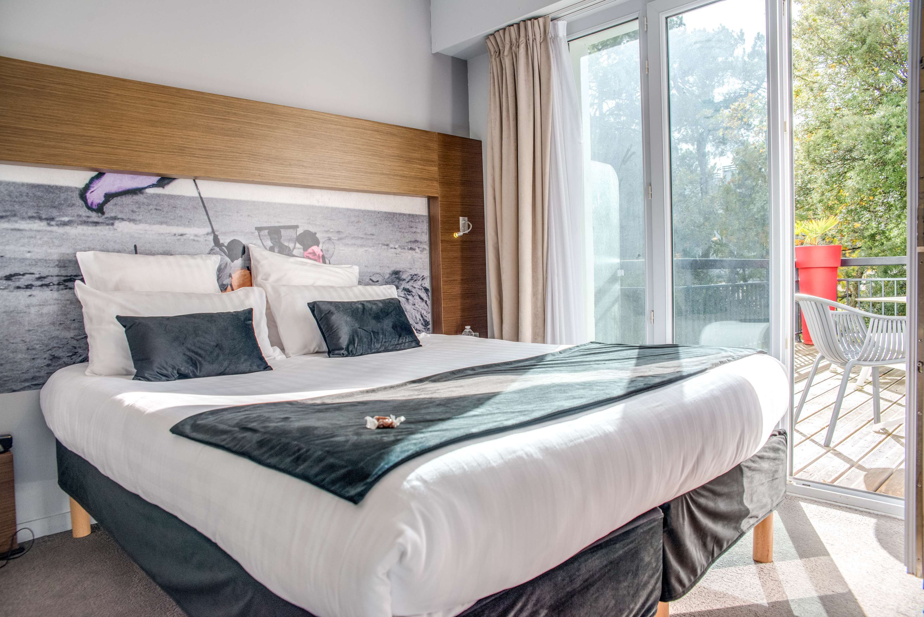 superior room, 1 queen bed, non smoking, terrace | in-room safe, desk, blackout curtains, soundproofing