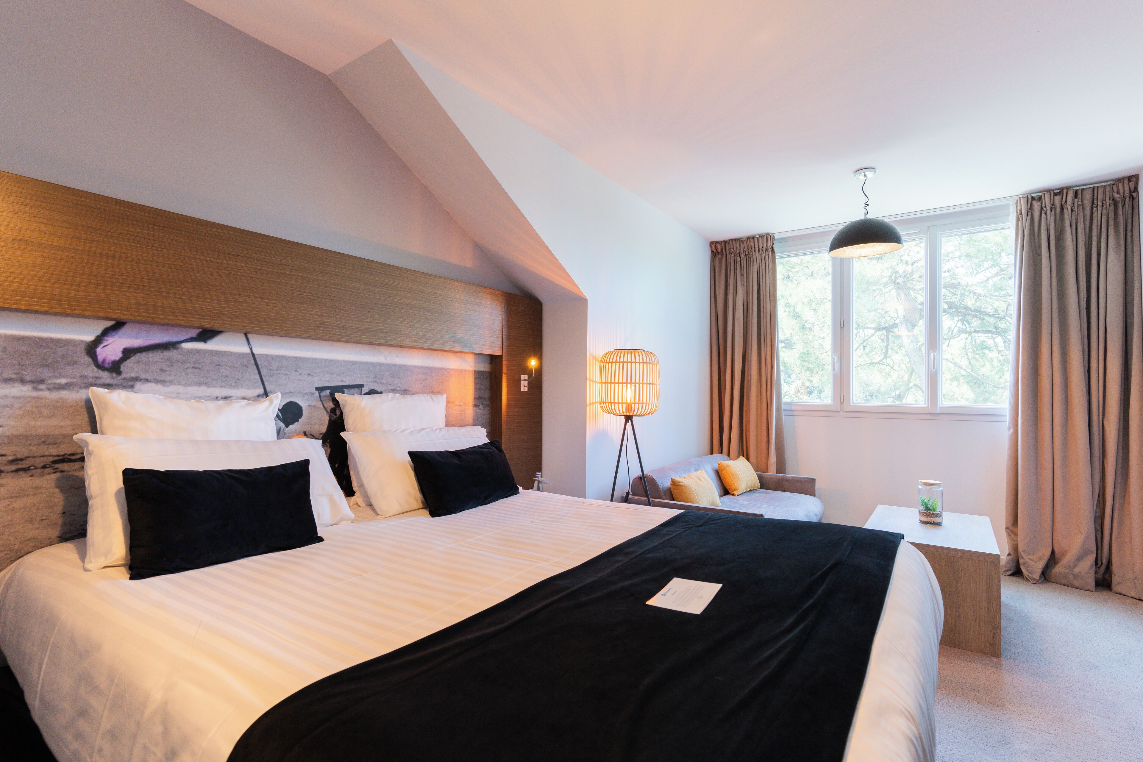 superior room, 1 queen bed, non smoking (larger room;twin bed on request) | in-room safe, desk, blackout curtains, soundproofing