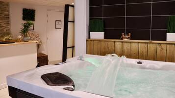 Behandlingsrum til par, sauna, boblebad, dampbad, tyrkisk bad/hammam