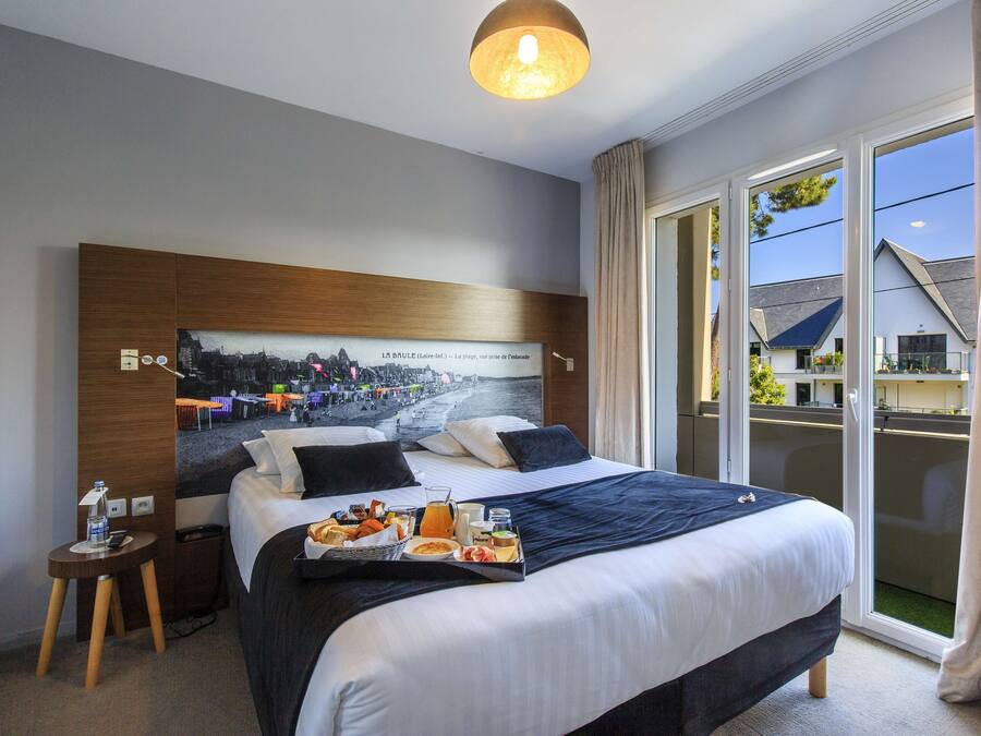 Classic-Zimmer, 1 Queen-Bett, Nichtraucher, Balkon | Zimmersafe, Schreibtisch, Verdunkelungsvorhänge, schallisolierte Zimmer