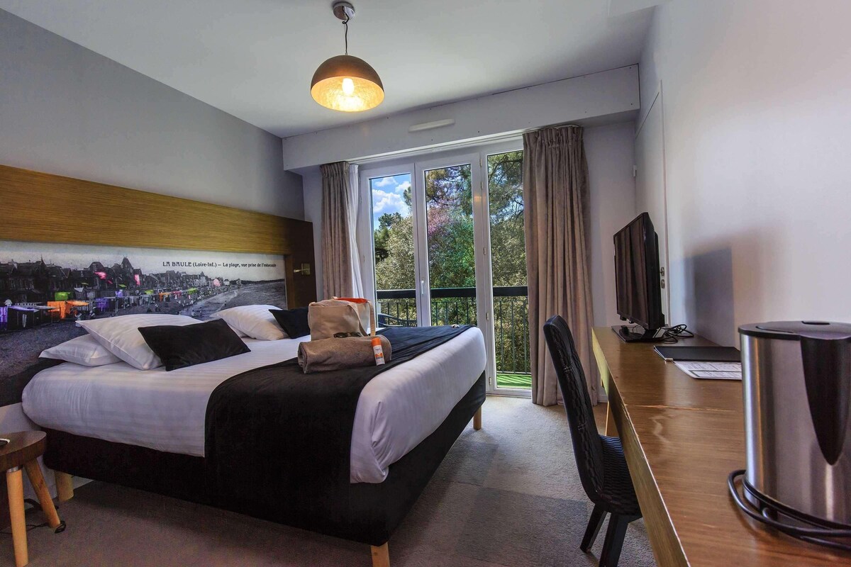 In-room safe, desk, blackout curtains, soundproofing