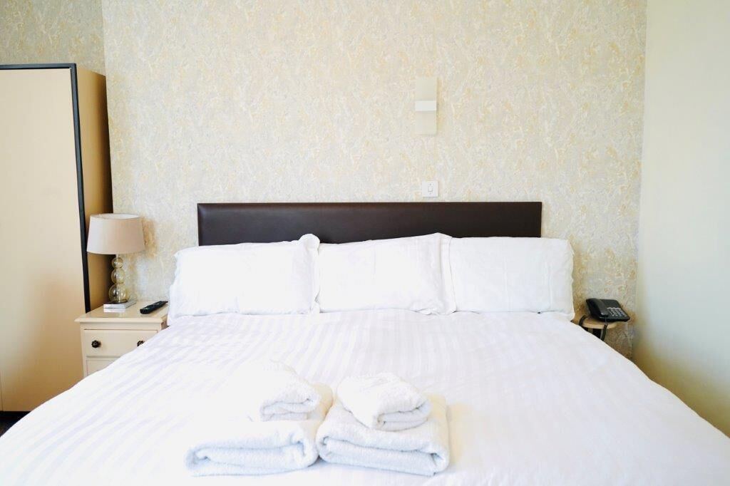 Standard Double Room | Hypo-allergenic bedding, desk, laptop workspace, soundproofing