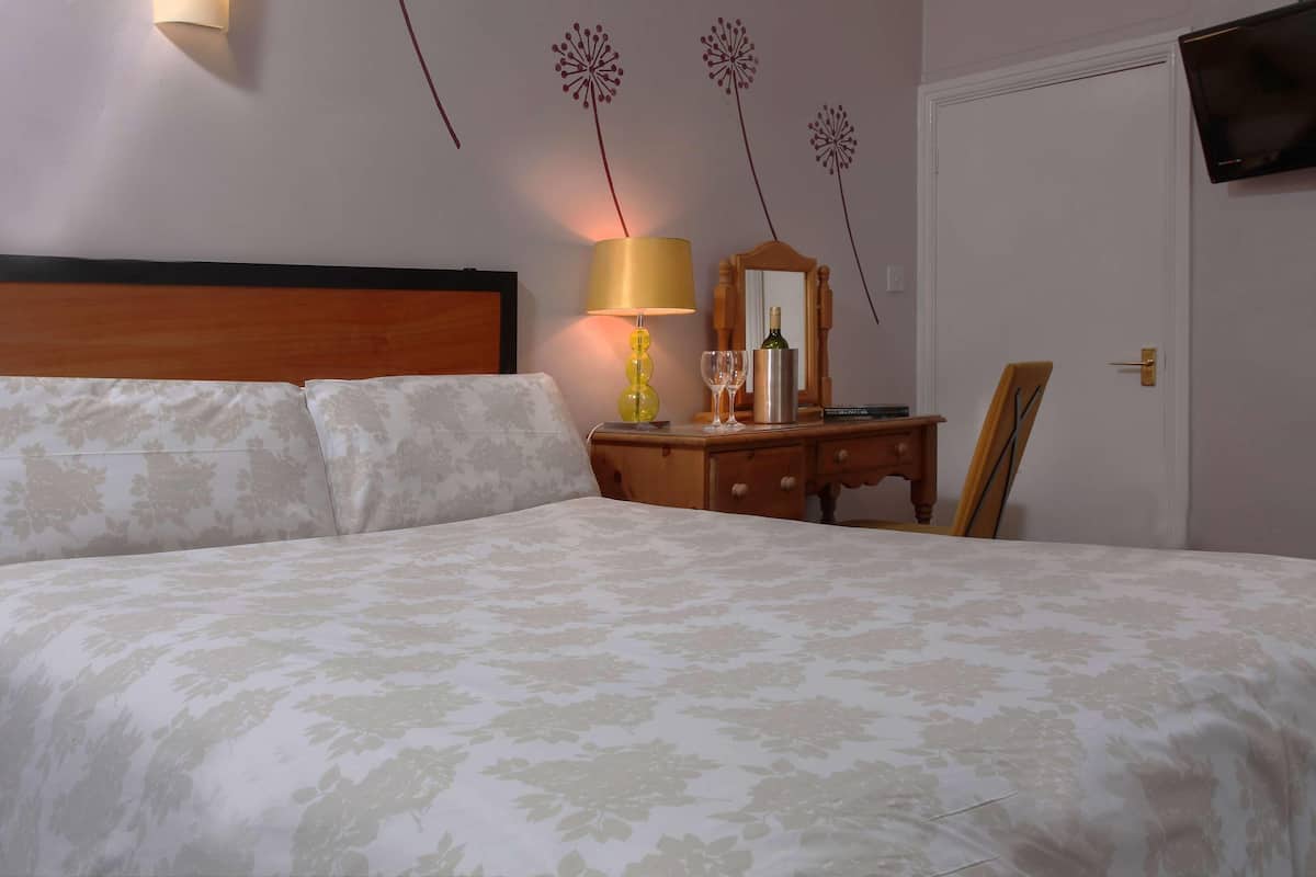 Hypo-allergenic bedding, desk, laptop workspace, soundproofing