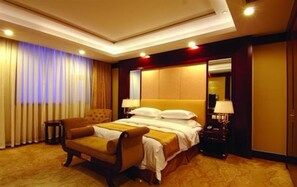 Superior Room | Minibar, in-room safe, desk, blackout curtains - Sheng Du International Hotel (Jining)