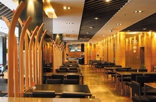 Breakfast, lunch and dinner served