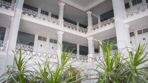 Imej tidak diklasifikasikan, 2 daripada 38, butang