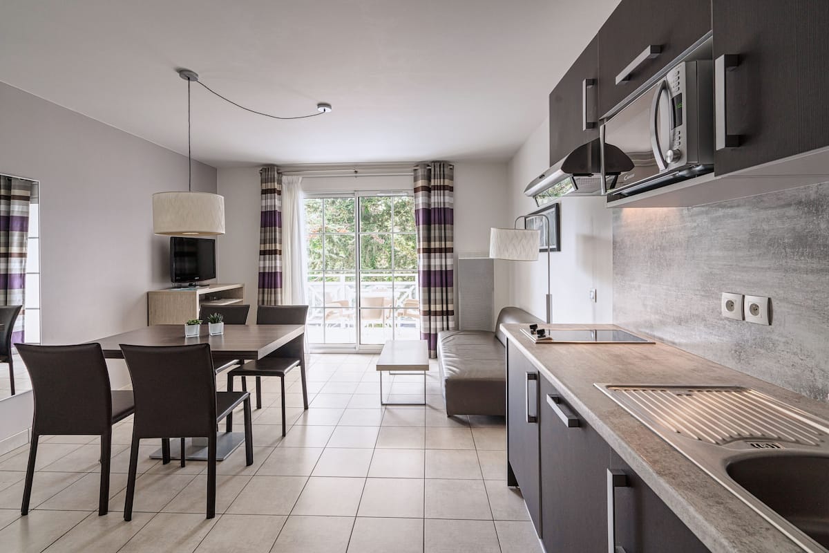 Standard Apartment, 1 Bedroom, Garden View | Private kitchen | Fridge, microwave, stovetop, dishwasher
