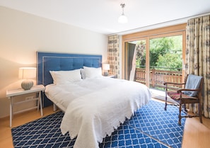 Superior Apartment, 3 Bedrooms, Mountain View (Nevis) | Egyptian cotton sheets, hypo-allergenic bedding, individually decorated - Luxury Chalets & Apartments by MX Zermatt (Zermatt)