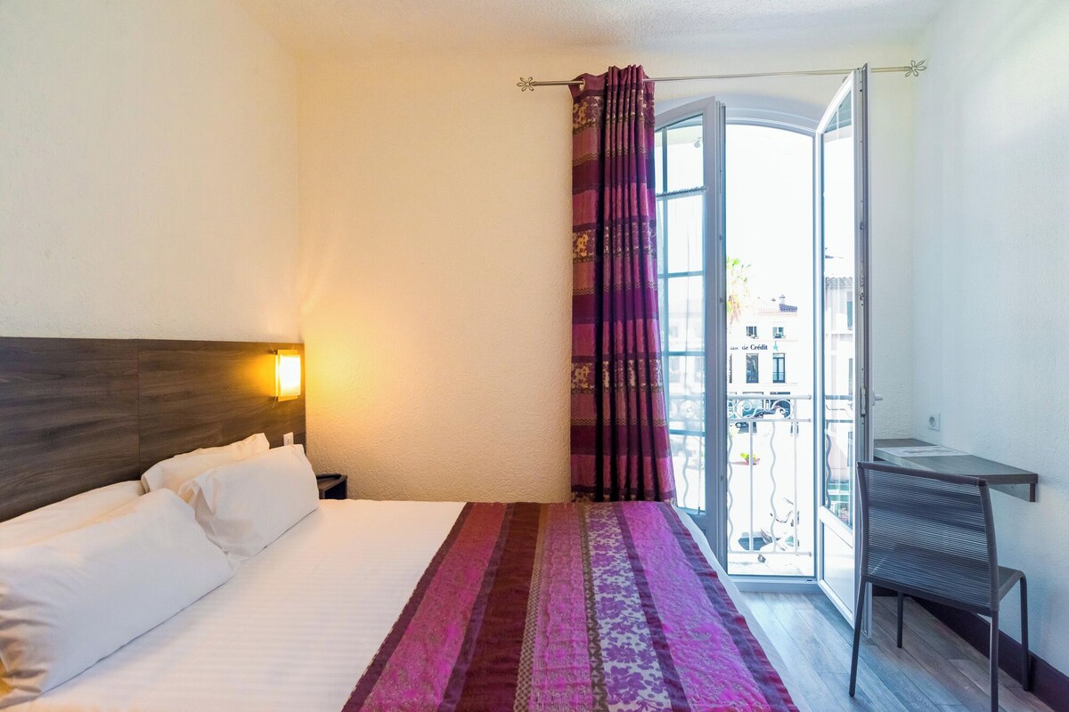 In-room safe, desk, soundproofing, WiFi (free)