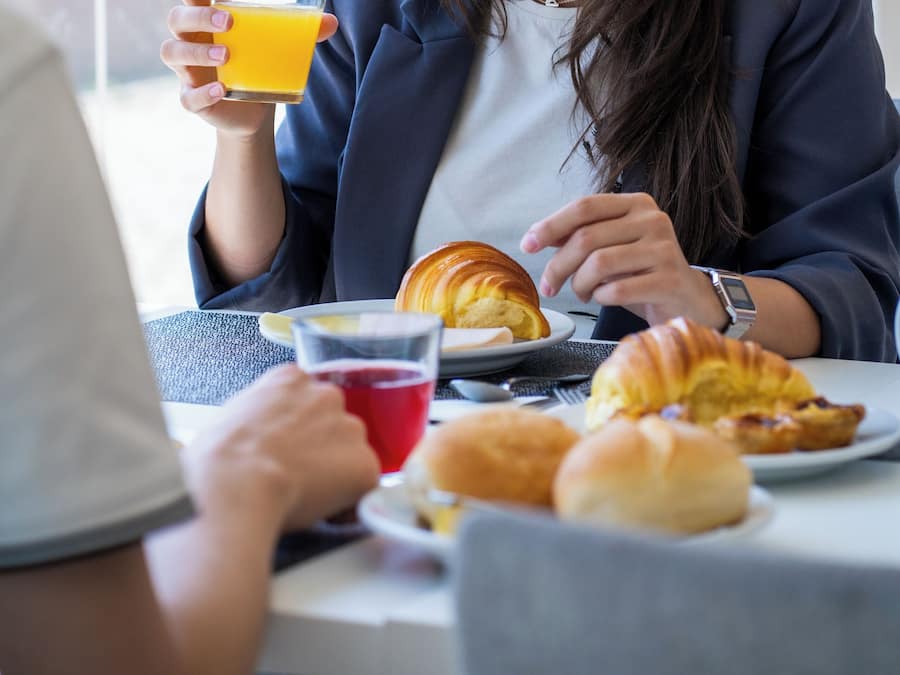 Frukostbuffé varje dag (EUR 7.50 per person)
