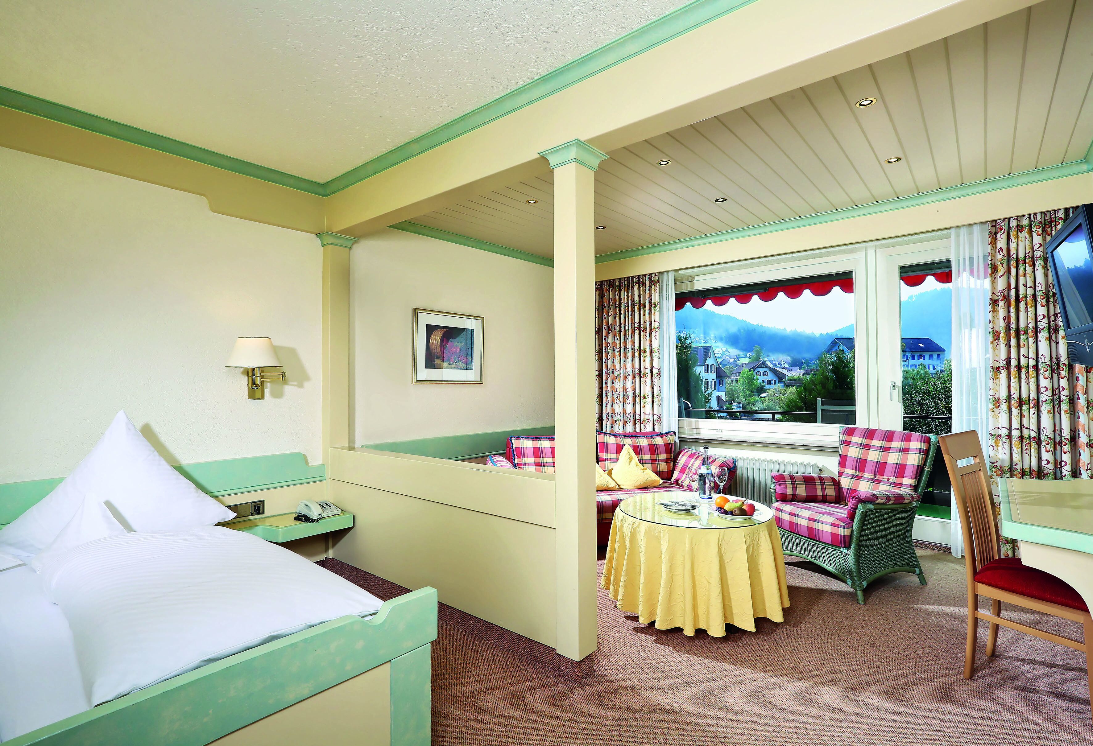 comfort double room, balcony (apartment guldenberg) | hypo-allergenic bedding, down duvets, in-room safe