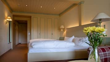 Standard-Doppelzimmer, Balkon (Murg) | Badezimmer | Haartrockner, BademĂ€ntel, HandtĂŒcher