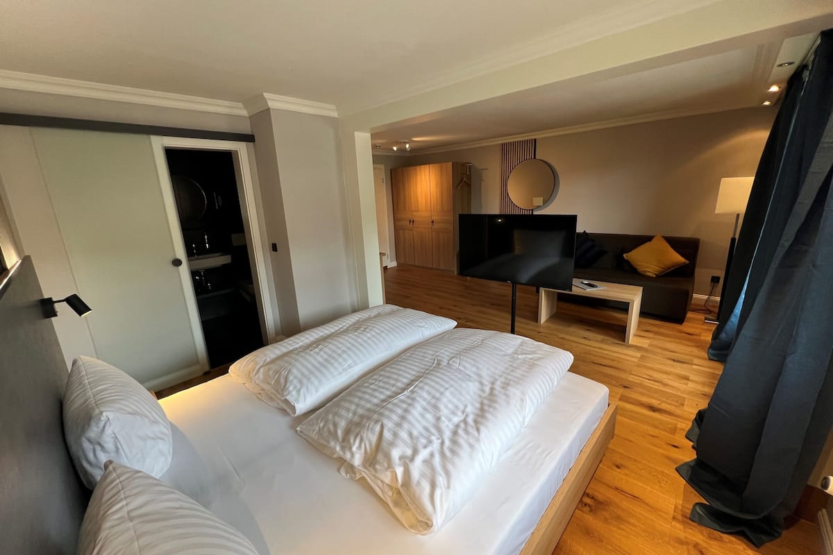 comfort double room (schliffkopf) | hypo-allergenic bedding, down duvets, in-room safe