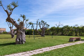 Área de juegos infantiles al aire libre