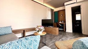 In-room safe, desk, cribs (free), rollaway beds (free) - Club Caleta Dorada (Antigua)