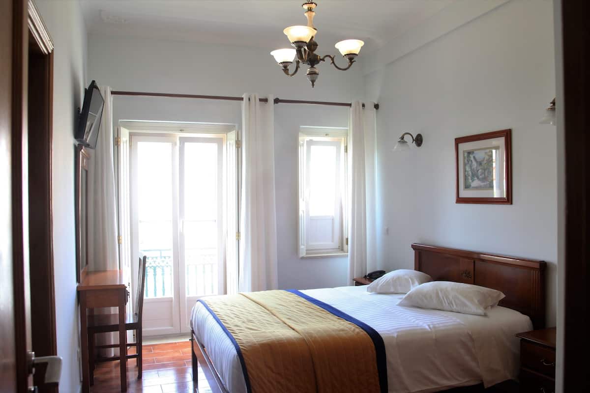 Double Room | In-room safe, desk, rollaway beds (surcharge), WiFi (free)