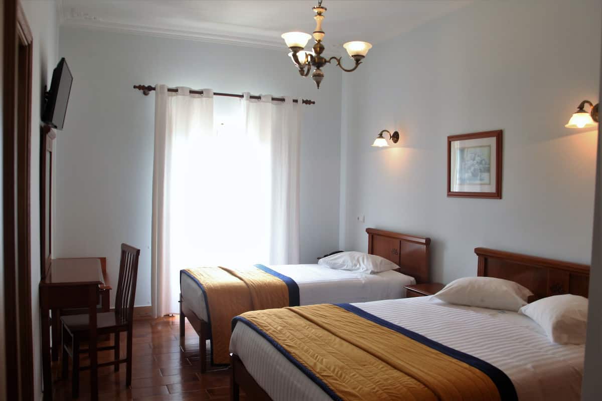 triple room | in-room safe, desk, rollaway beds, free wifi